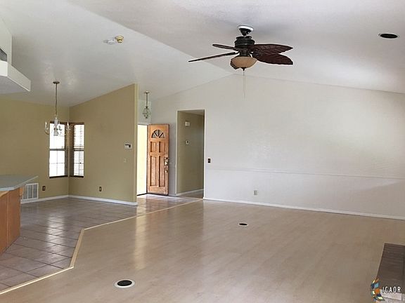 4th image of 2373 Sandalwood Dr