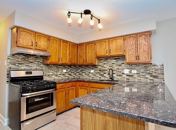 5th image of 2603 Lake Shore Dr