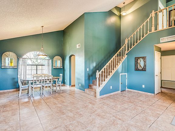 3rd image of 2640 W Camino Del Venegas