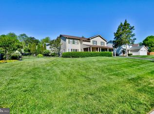 1301 Crosstitch Dr, Herndon, VA 20170