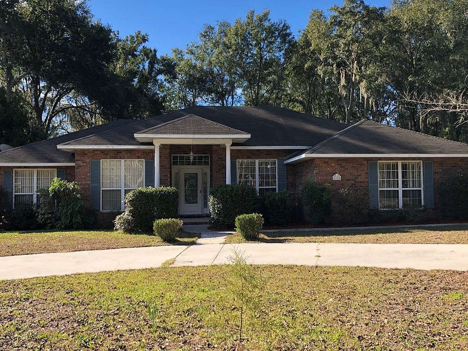 1st image of 4124 NW Wisteria Dr