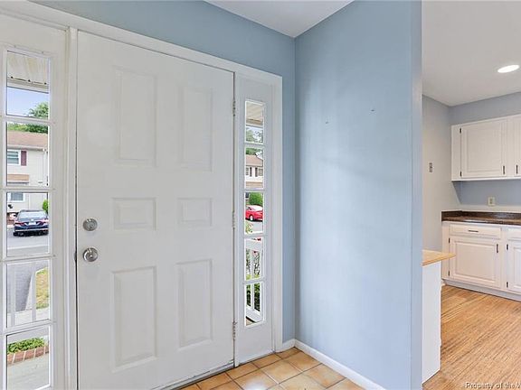 5th image of 8 Bromley Dr