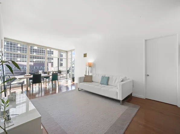 1600 Broadway image 3 of 15