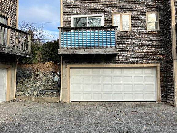 2nd image of 92 Alger Ave #92