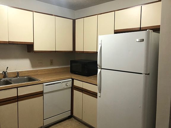3rd image of 320-320 Brown St #506