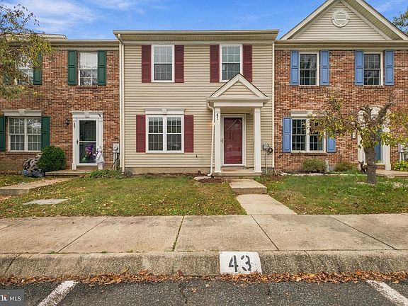 2nd image of 41 Chartwell Ct