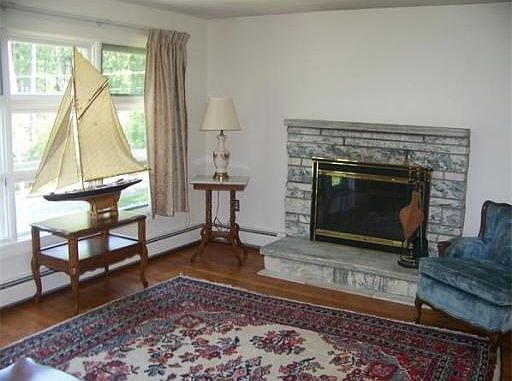2nd image of 97 Cross St
