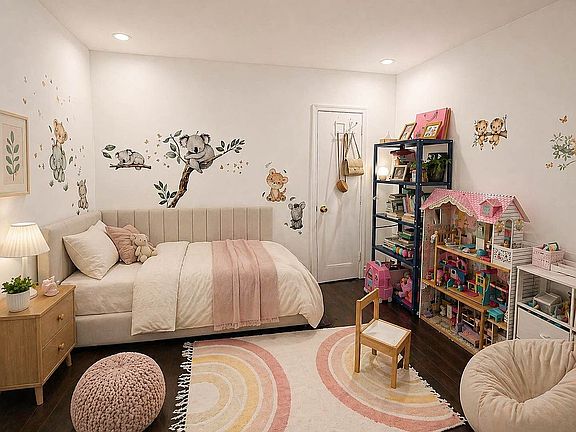 3rd image of 350 E 30th St APT 1Y