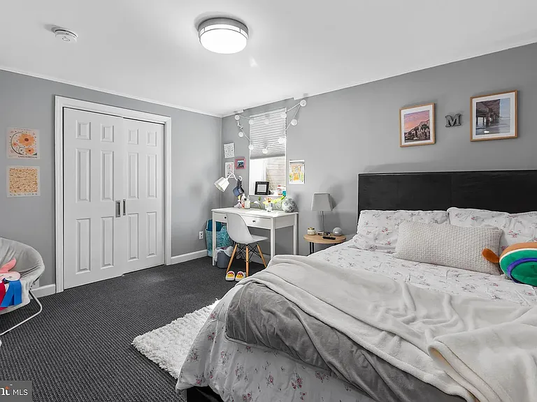 1321 Rowe St #B — Photo 4