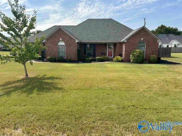 302 Anna St, Muscle Shoals, AL 35661