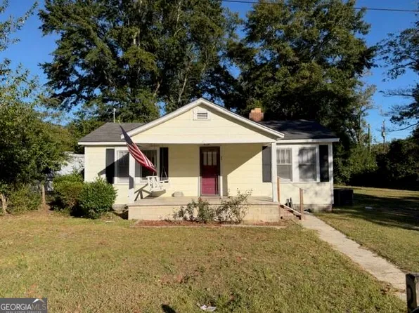 24 Henry St, Statesboro, GA 30458