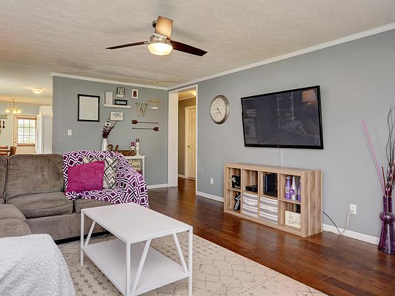 4th image of 983 Northbrook Ct