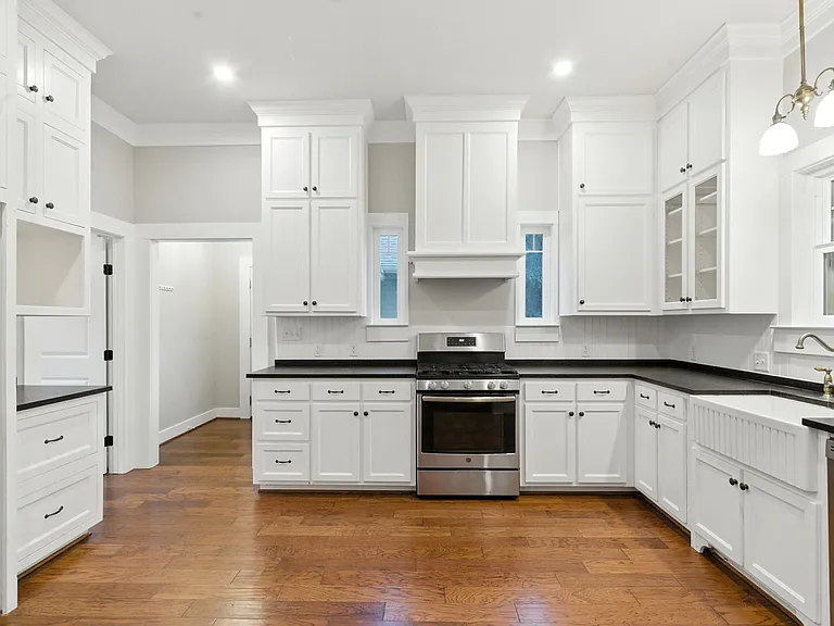 705 S Elm St — Photo 14