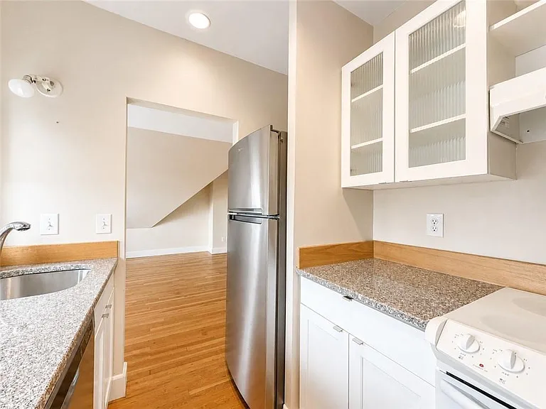 264 Bowen St #3E — Photo 6