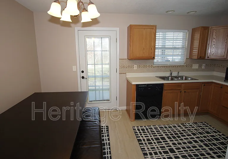 4820 Poplar Crest Way — Photo 7