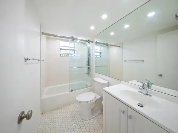 212 Oxford 400 #212, West Palm Beach, FL 33417