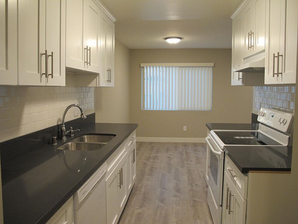 1st image of 1136 N Central Ave APT 209