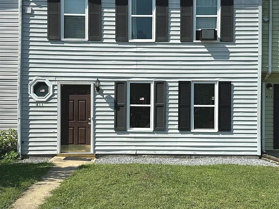 2nd image of 433 Patuxent Ct