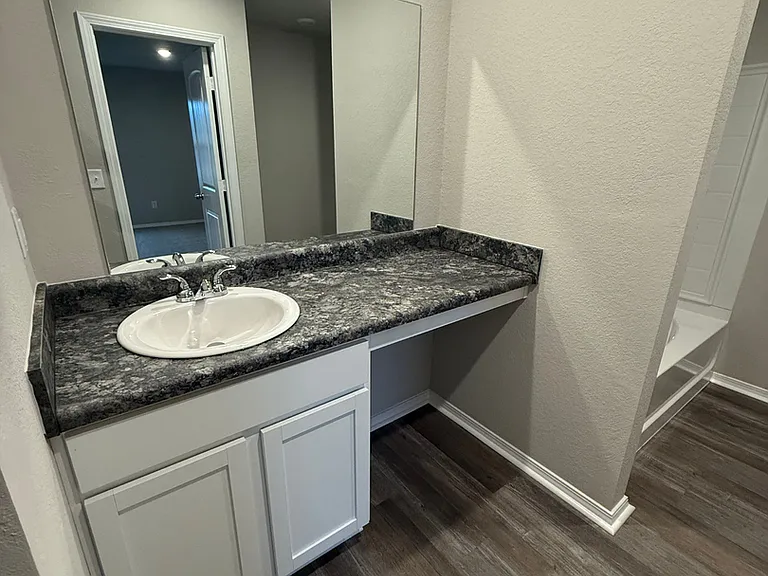 6016 Croft Ave — Photo 9