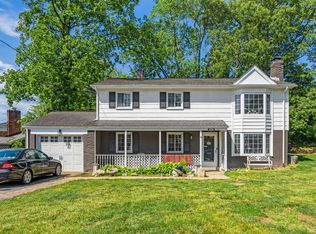 2243 W Longview Dr, Woodbridge, VA 22191