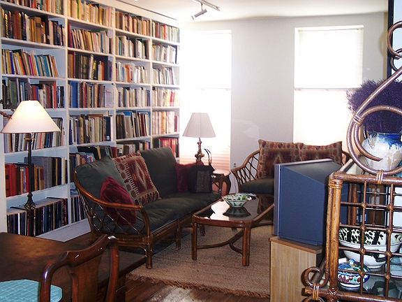 5th image of 819 N Jackson St #1
