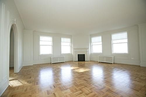 1st image of 3270 N Lake Shore Dr APT 17B