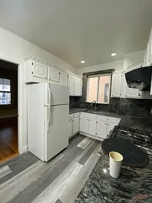 Rented by Amorelli Realty | media 6