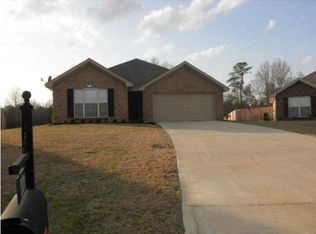 201 Barnes Ct, Wetumpka, AL 36092