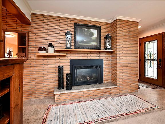 3rd image of 65 E Broadway St