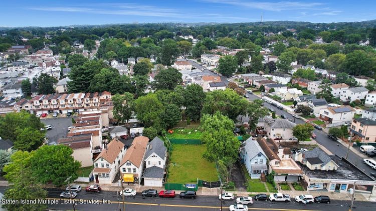 1st image of 485 Jewett Ave