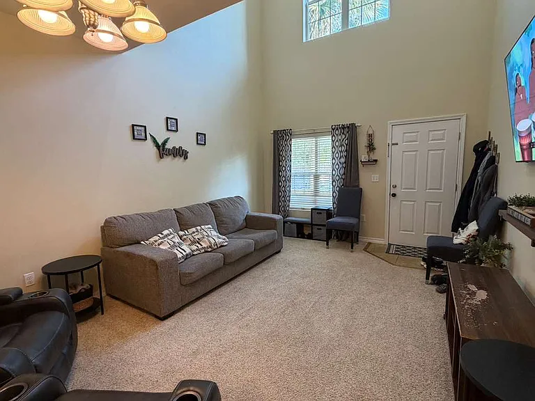 1529 Bentley Cir — Photo 5