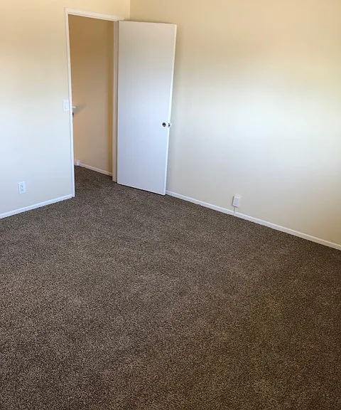 9572 Cornwall Dr — Photo 3