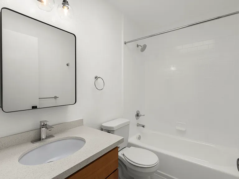 The Edgeworth Apartments — Photo 23