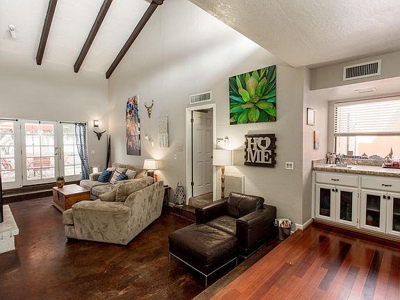 3rd image of 6544 N Maryland Cir