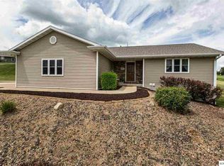 685 Tanzanite Dr, Dubuque, IA 52001