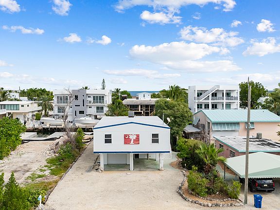 4th image of 311 Buttonwood Cir