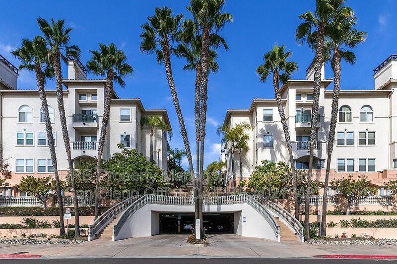 1st image of 640 Camino De La Reina APT 1302