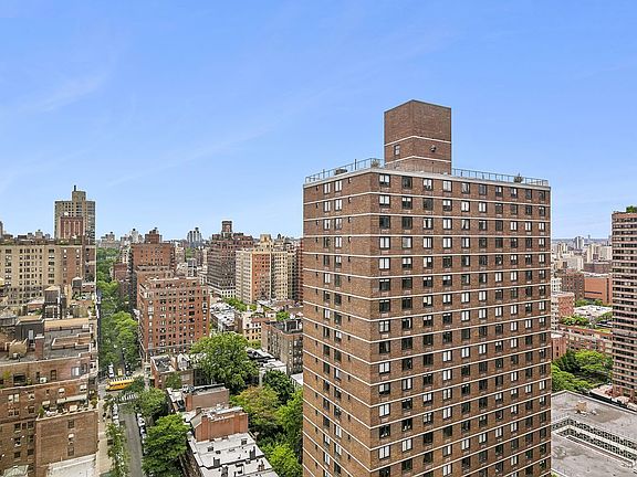 3rd image of 200 E 94th St APT 2015