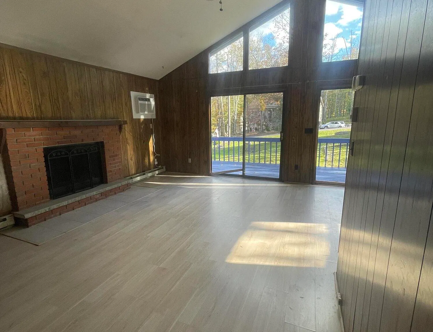 3 bed, 1.5 bath, 1050 sqft, $1,800 — Photo 4