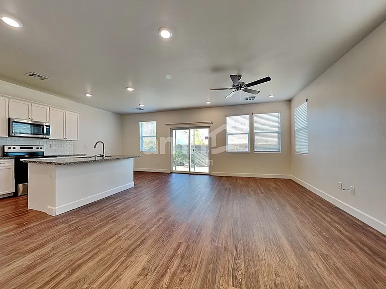 1506 Garden Swing Ave — Photo 6