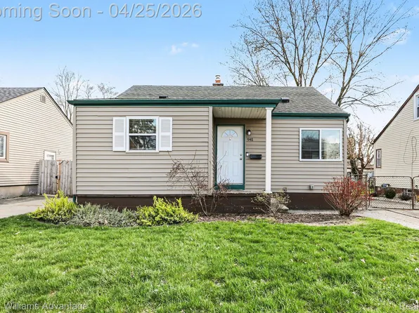 941 W Farnum Ave, Madison Heights, MI 48071