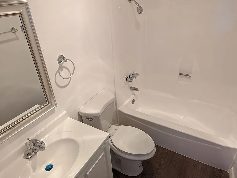 Cordova Apartments — Photo 7