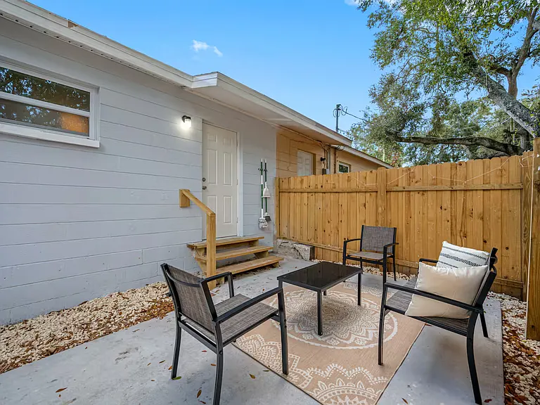 4313 W Woodlawn Ave — Photo 31