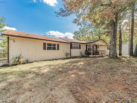 2nd image of 15978 Hickory Dr