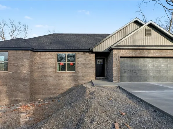 10 Atkin Ln, Bella Vista, AR 72715