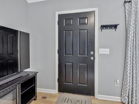 3rd image of 201 Westlynn Dr