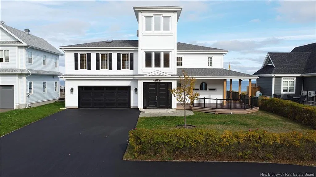 3 bed, 2.0 bath, 2600 sqft, $5,000 — Photo 1