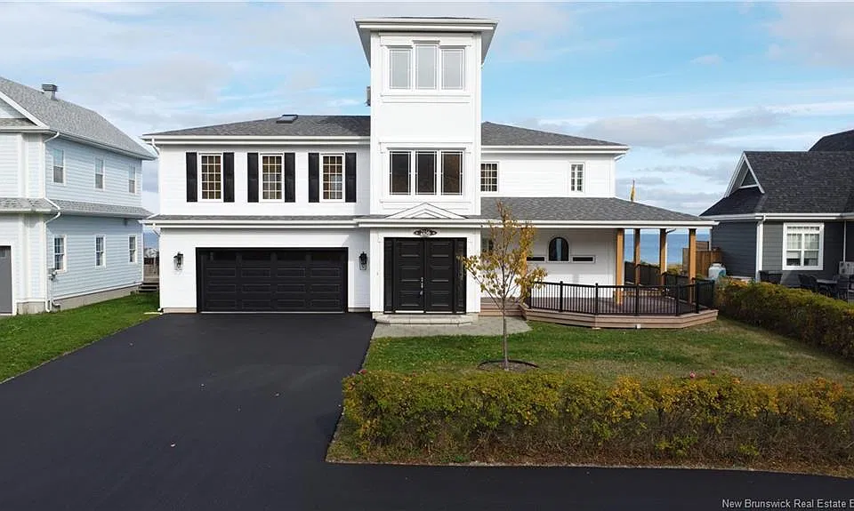 2156 Queen Elizabeth Dr