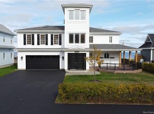 2156 Queen Elizabeth Dr, Bathurst, NB E2A4Y4