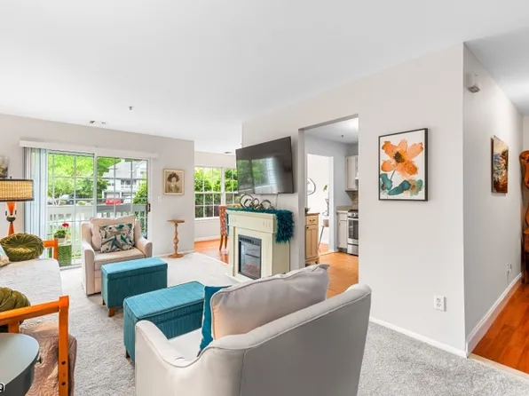 170 Whisper Way E., Roxbury Twp., NJ 07852